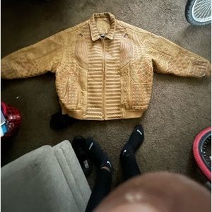 Sorry that it’s stuff by it but tryna sell this